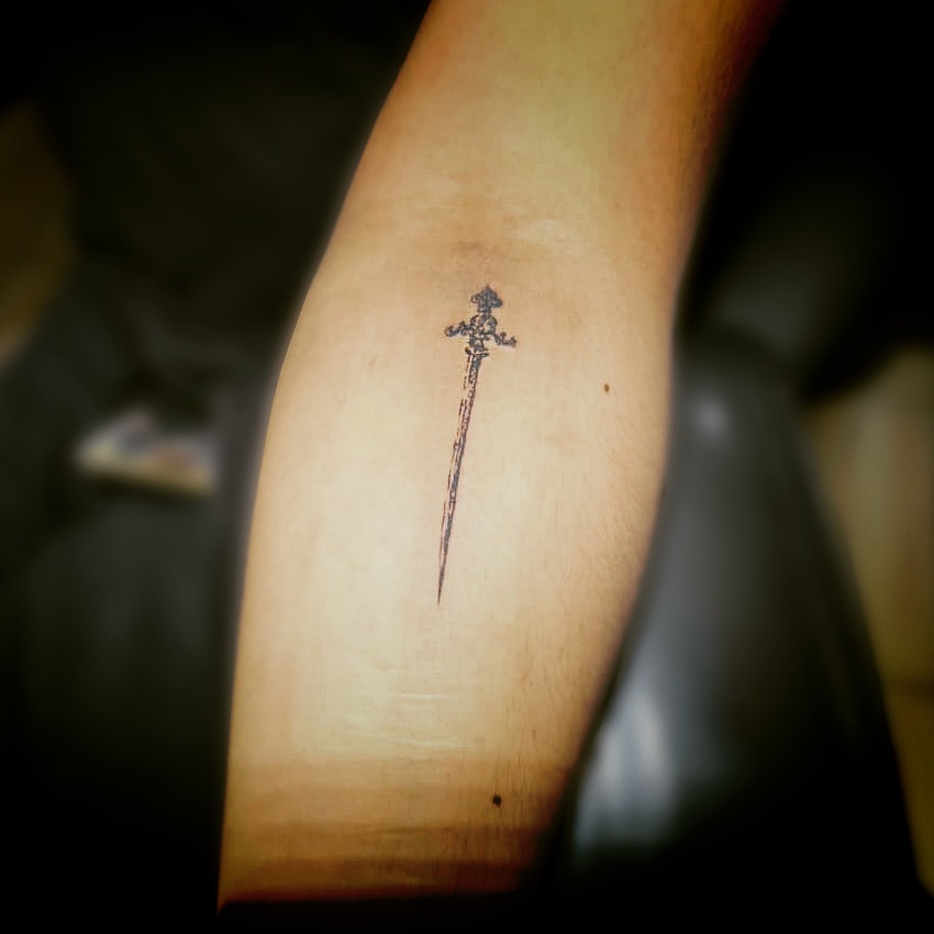 Tattoo by @inkzilla_tattoos โ fine_line