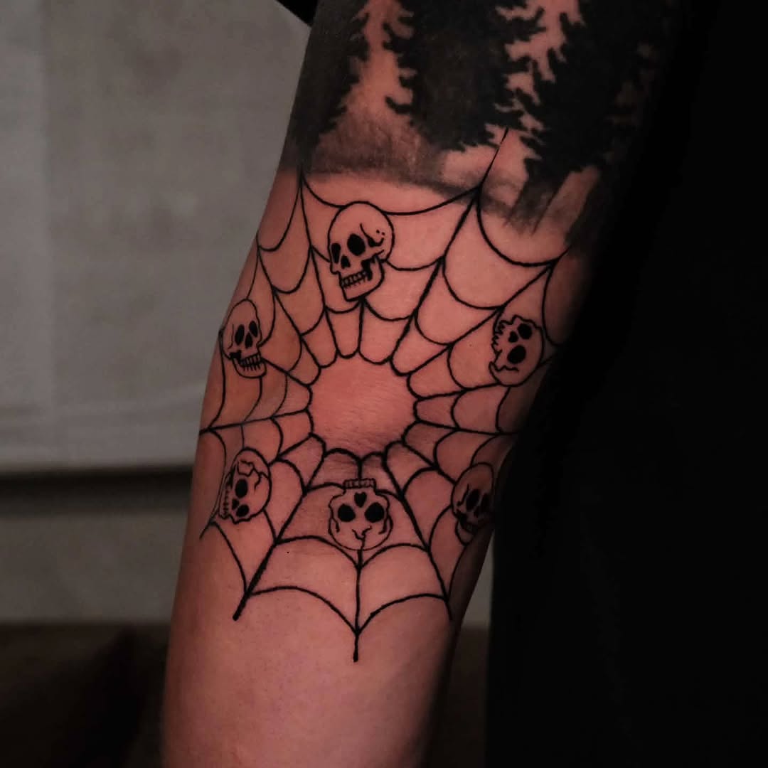 Tattoo by @noirbymickey — blackwork