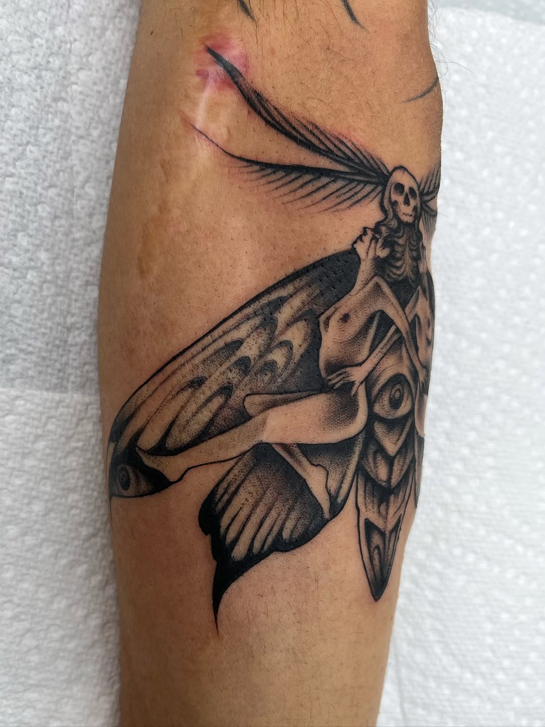 Tattoo by @lrlozano — black_and_grey, realism