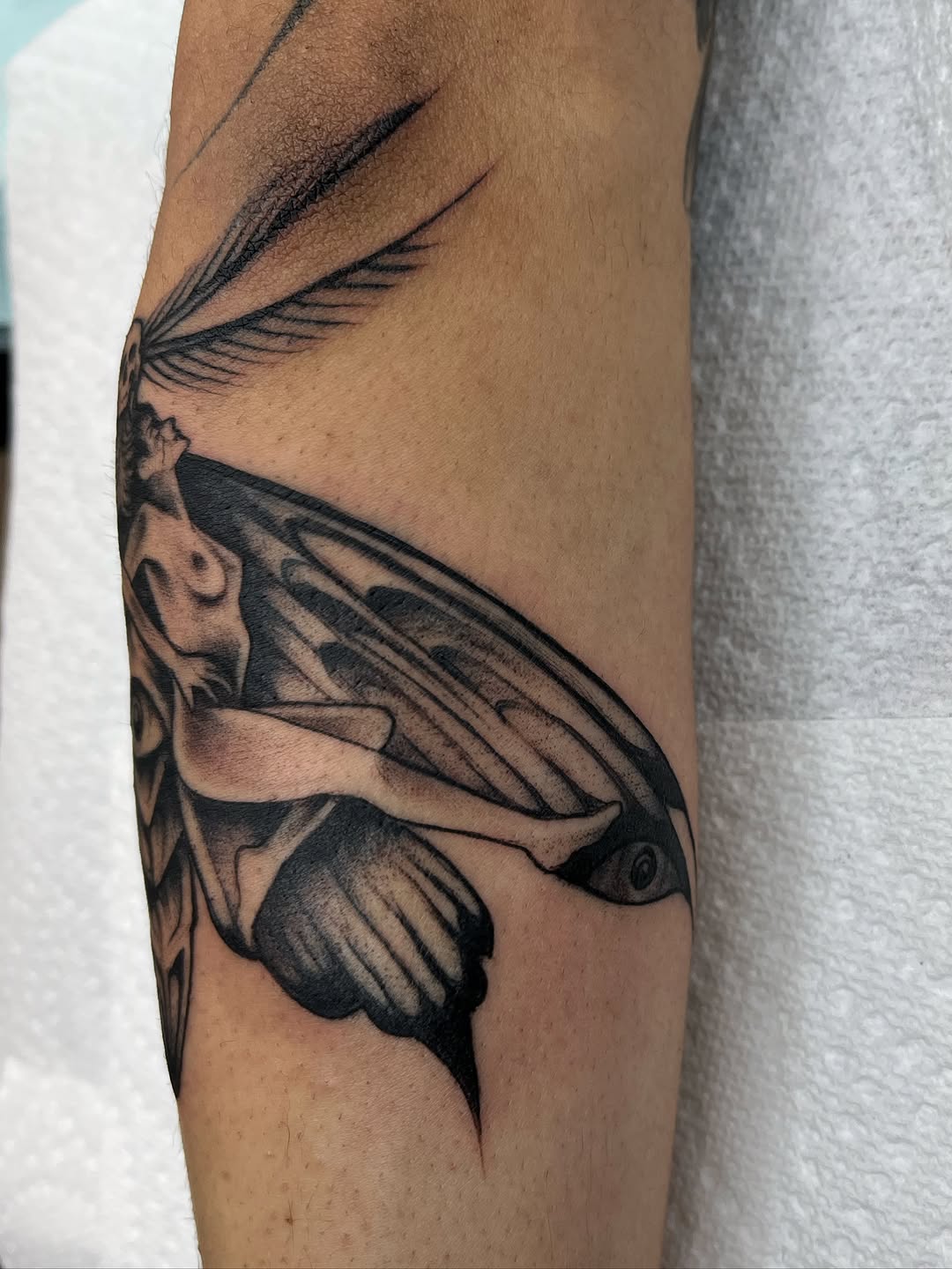 Tattoo by @lrlozano — black_and_grey, realism