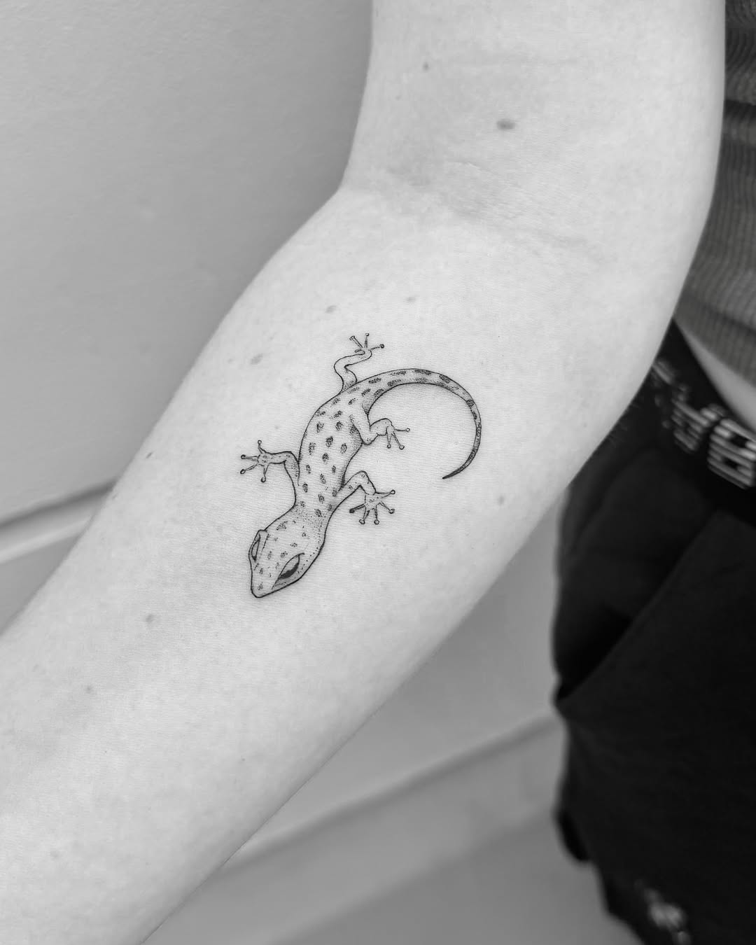 Tattoo by @lyndsay.ink — dotwork, fine_line
