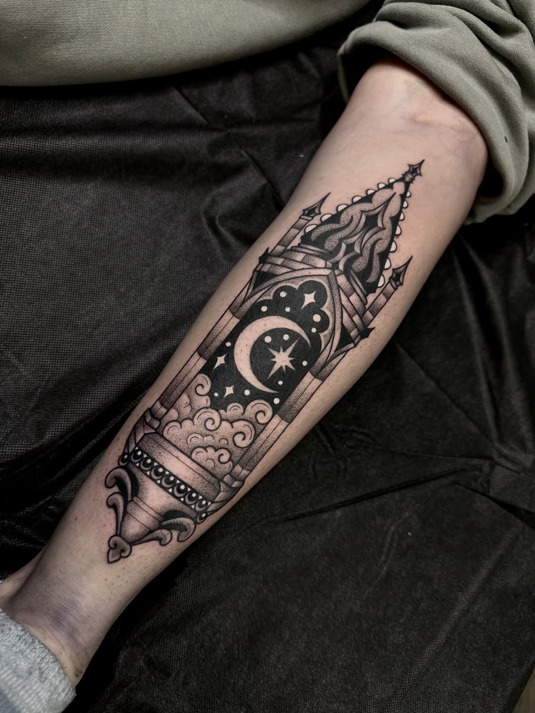 Tattoo by @erikalukaart — black_and_grey, dotwork