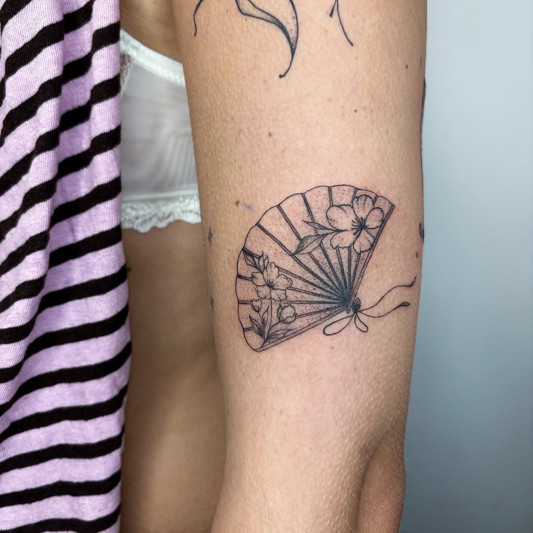 Tattoo by @skam_tattoo — fine_line
