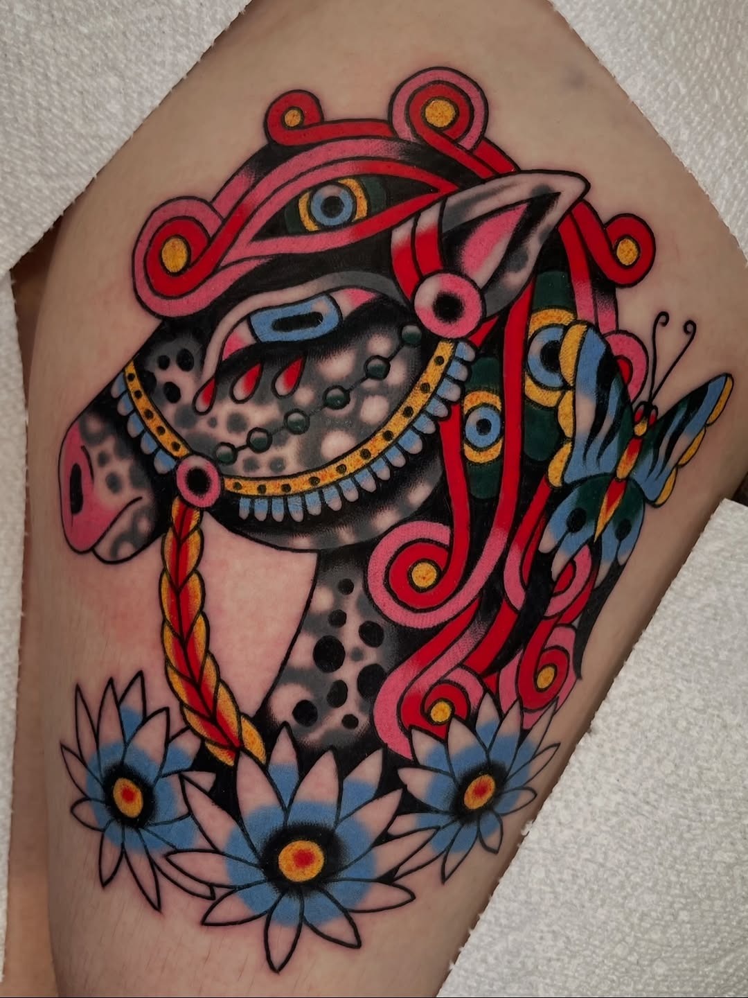 Tattoo by @s.u.n.r.o.d — neo_traditional, blackwork