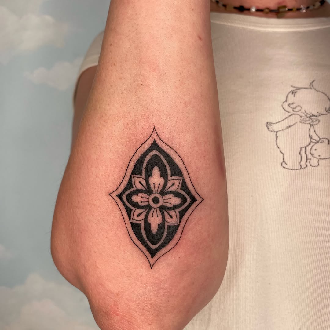 Tattoo by @mayagoo.tattoo β geometric, blackwork