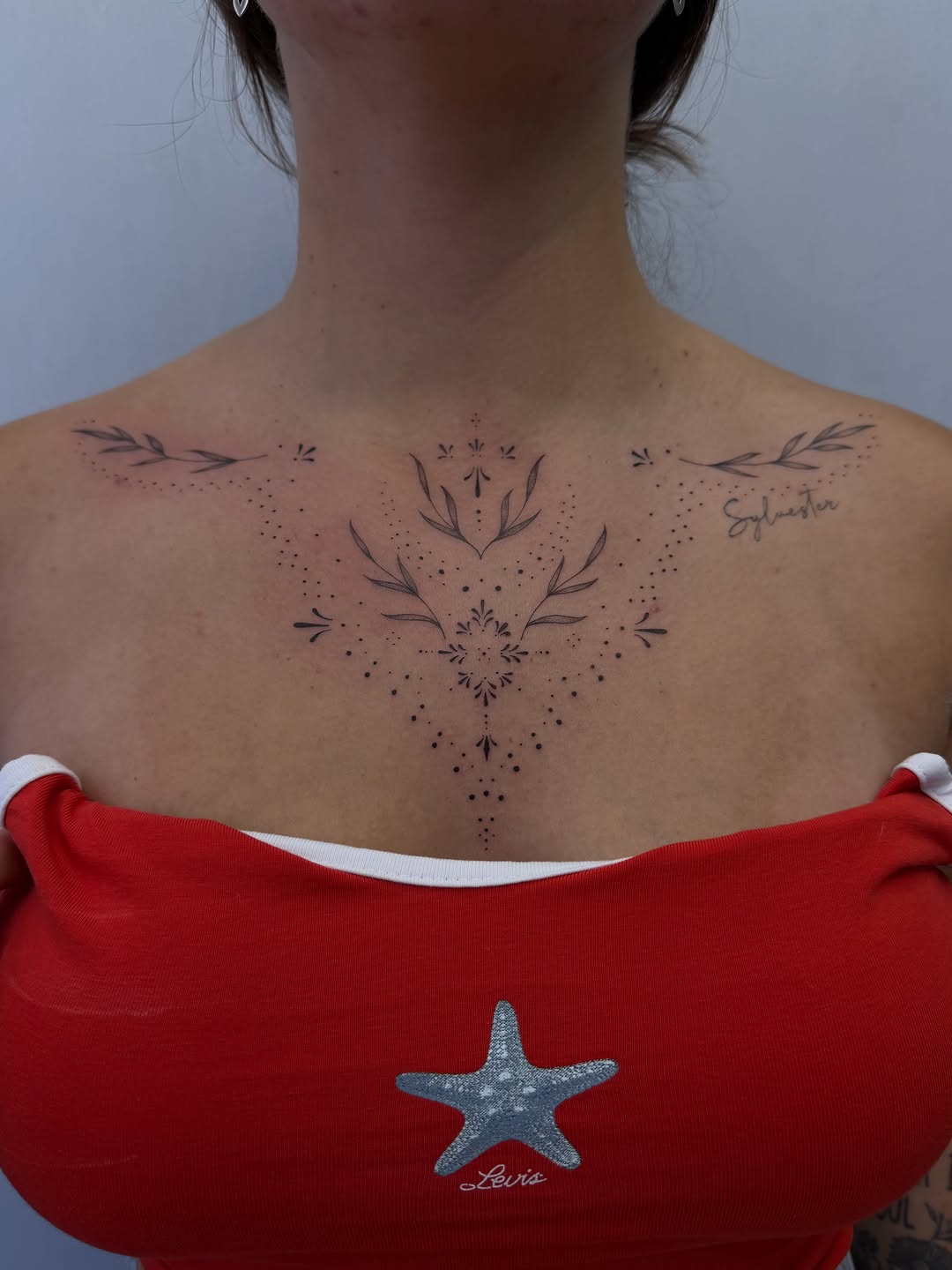 Tattoo by @heneseetattoo — fine_line, dotwork