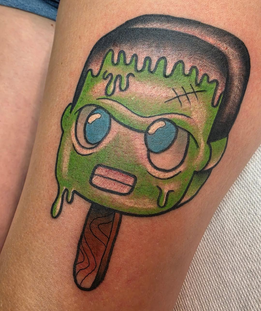 Tattoo by @victoriahtattoos — new_school