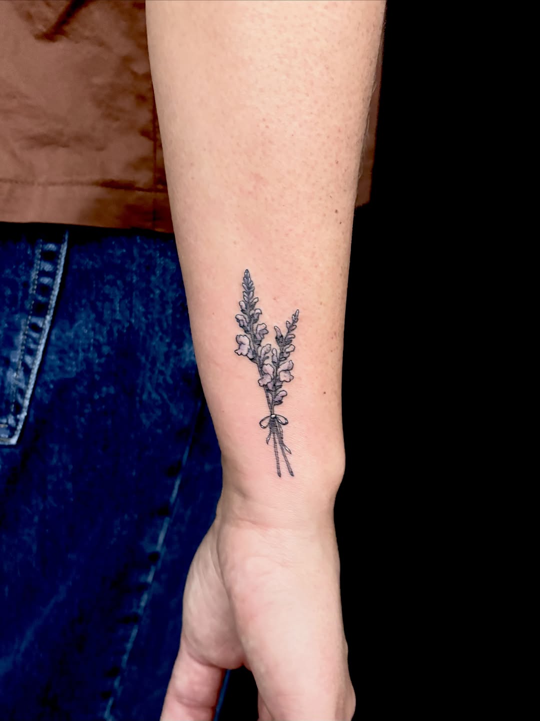 Tattoo by @letmechangemyusernamepleaseomg — fine_line, black_and_grey