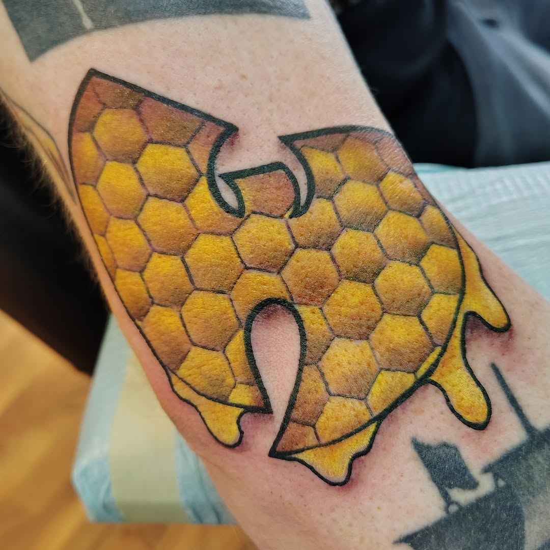 Tattoo by @nickybridgewater — blackwork, new_school
