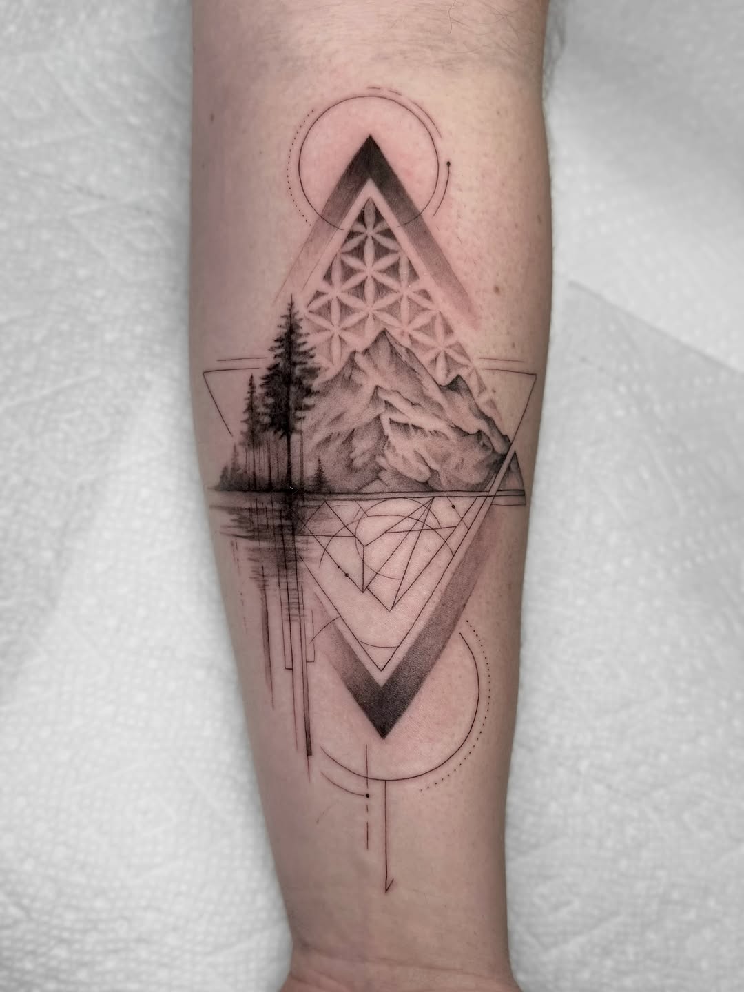 Tattoo by @jaxntheboxtattoos โ geometric, realism