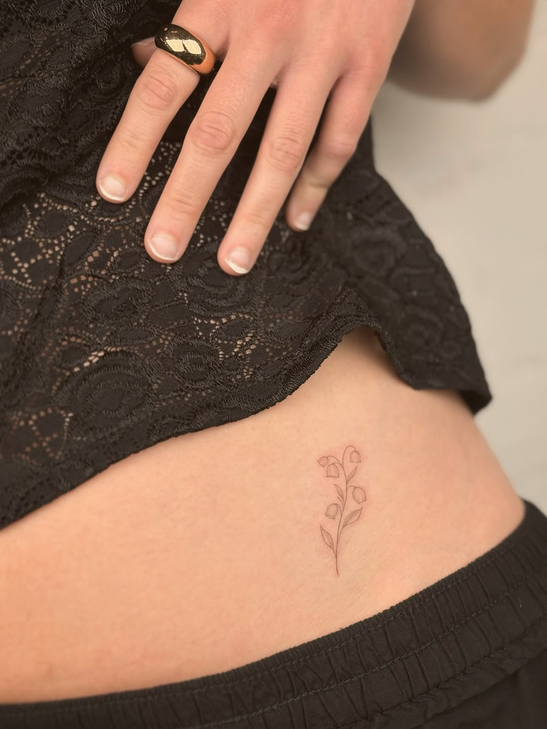 Tattoo by @tattoovasquez — fine_line, minimalist