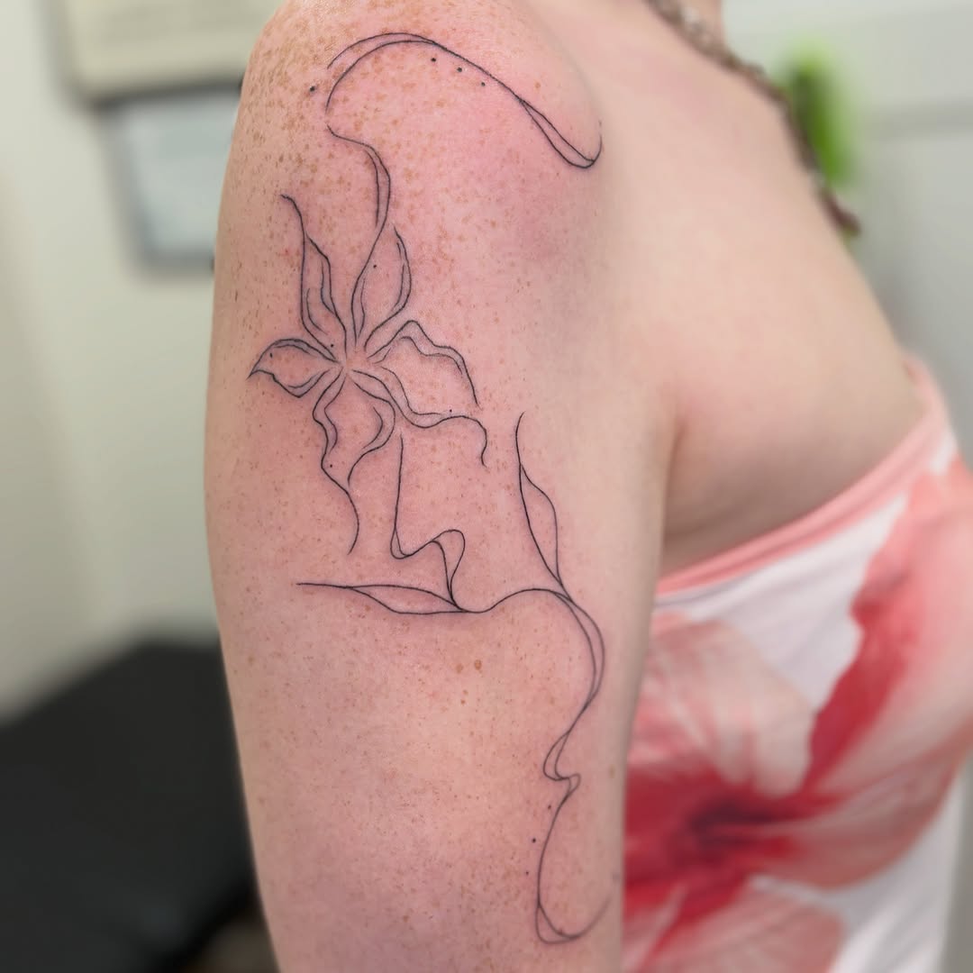 Tattoo by @athenaartistrytattoostudio — fine_line