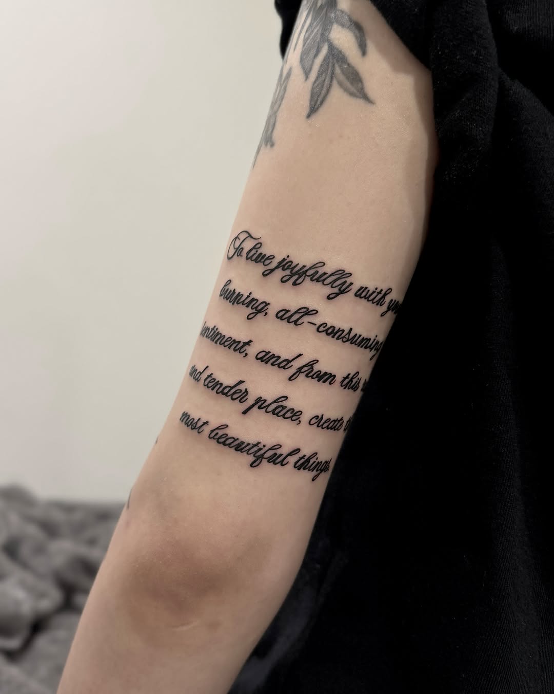 Tattoo by @roniblack_tt — lettering_script, fine_line