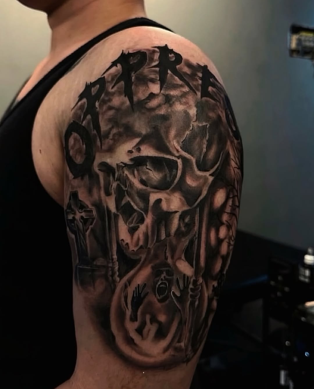 Tattoo by @h.tattooer_ — realism, dark_realism
