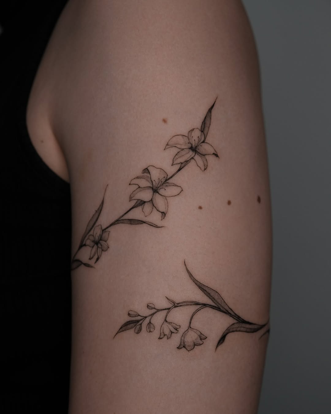Tattoo by @ezzeink — fine_line, black_and_grey
