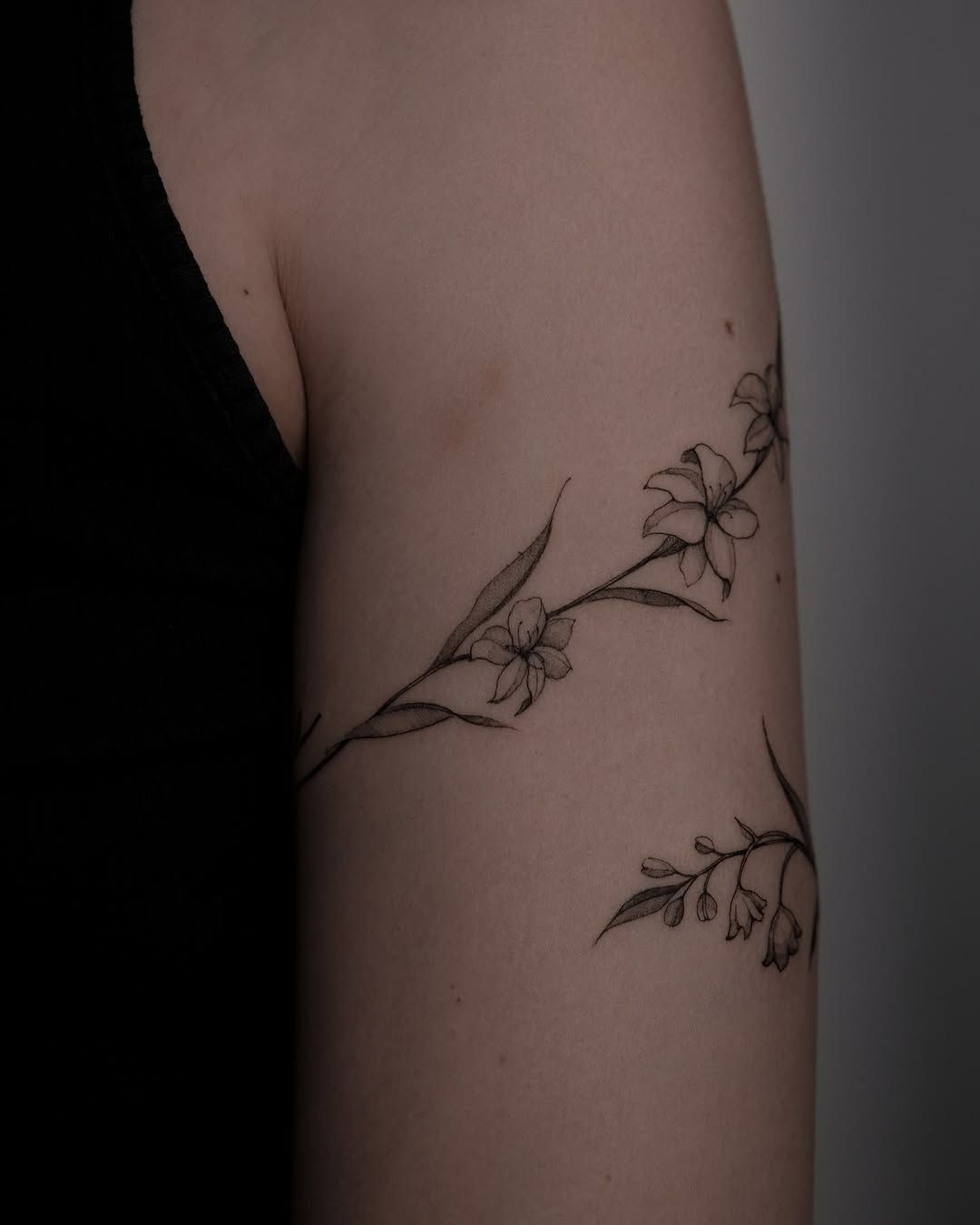 Tattoo by @ezzeink — fine_line, black_and_grey