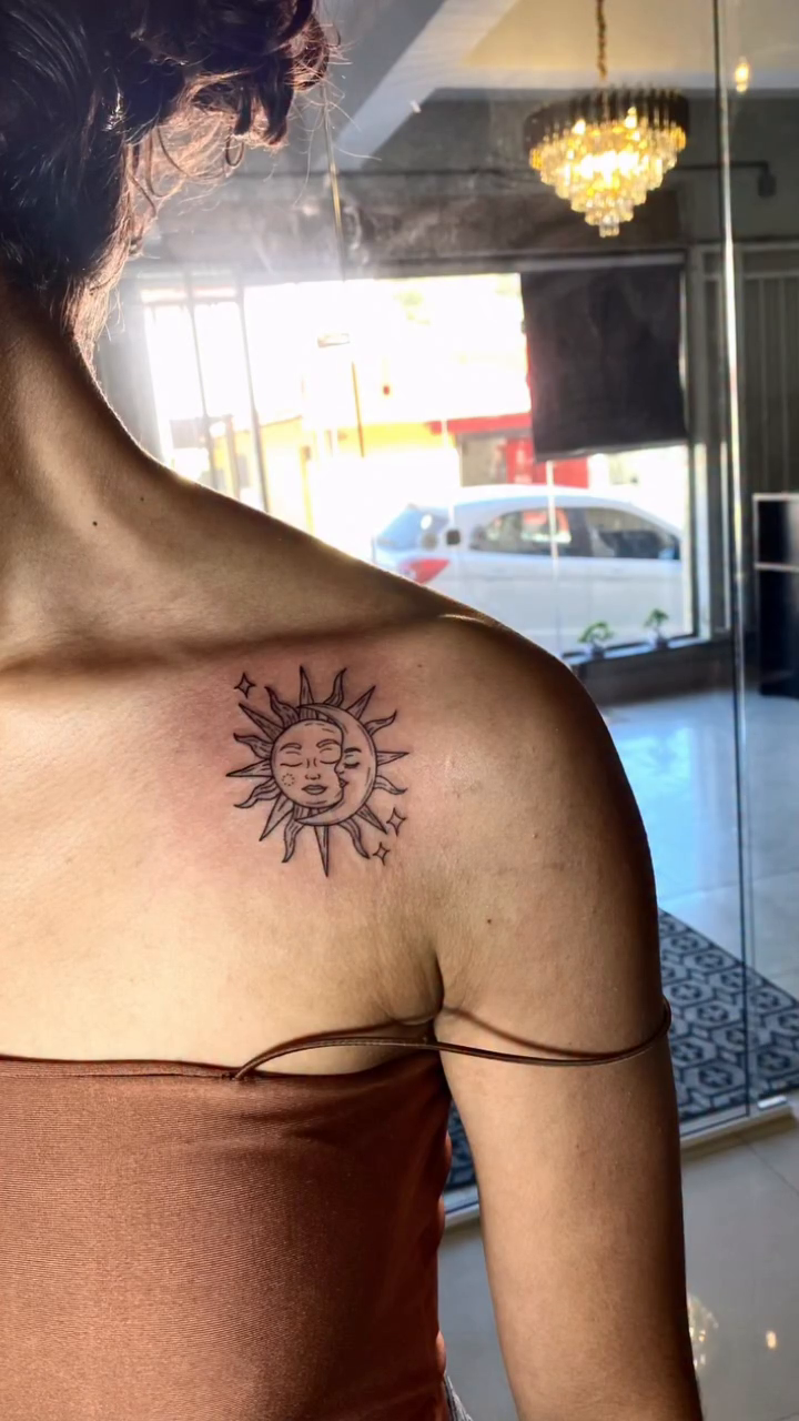 Tattoo by @thaina.otero — fine_line