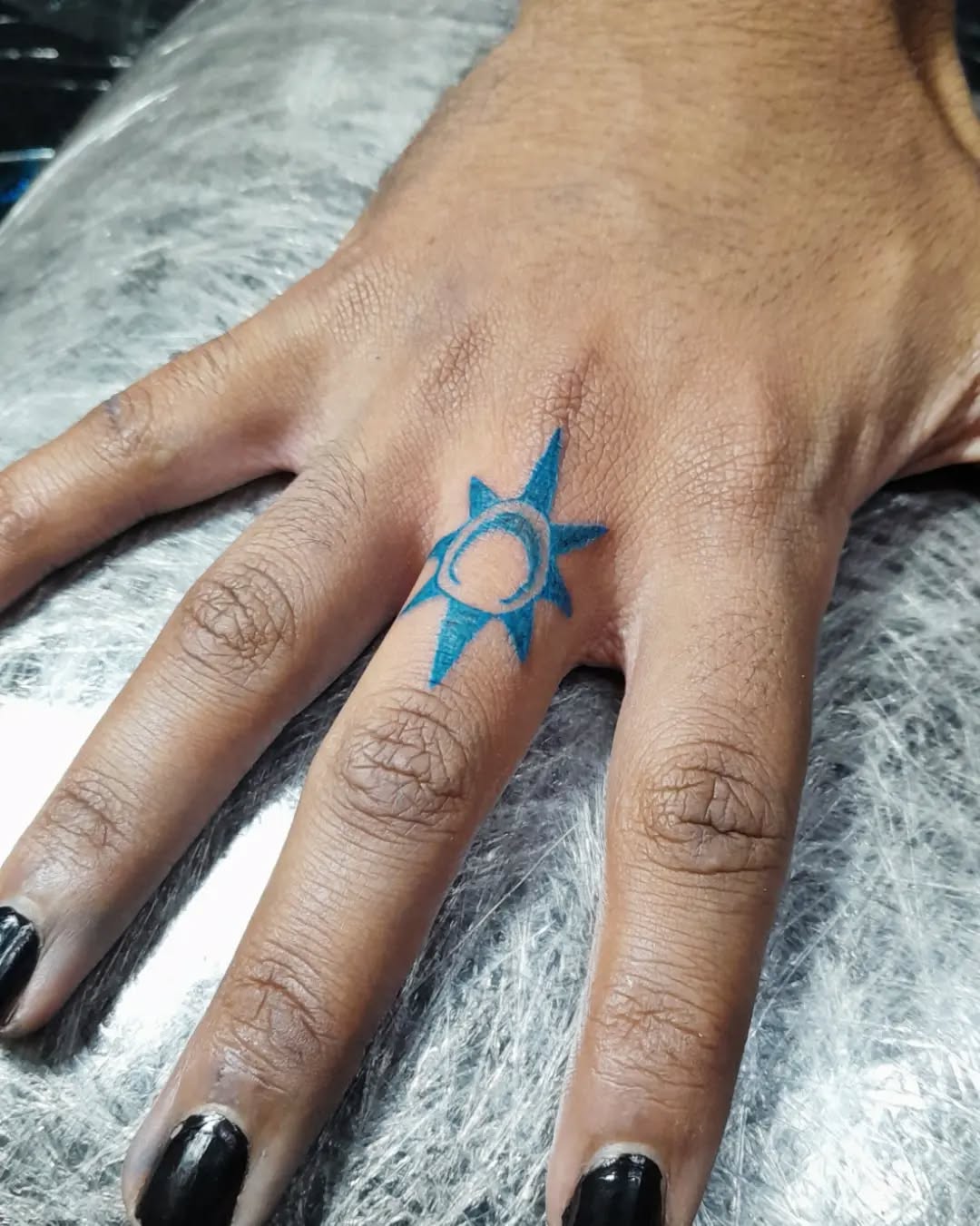 Tattoo by @wesleyfdm — fine_line