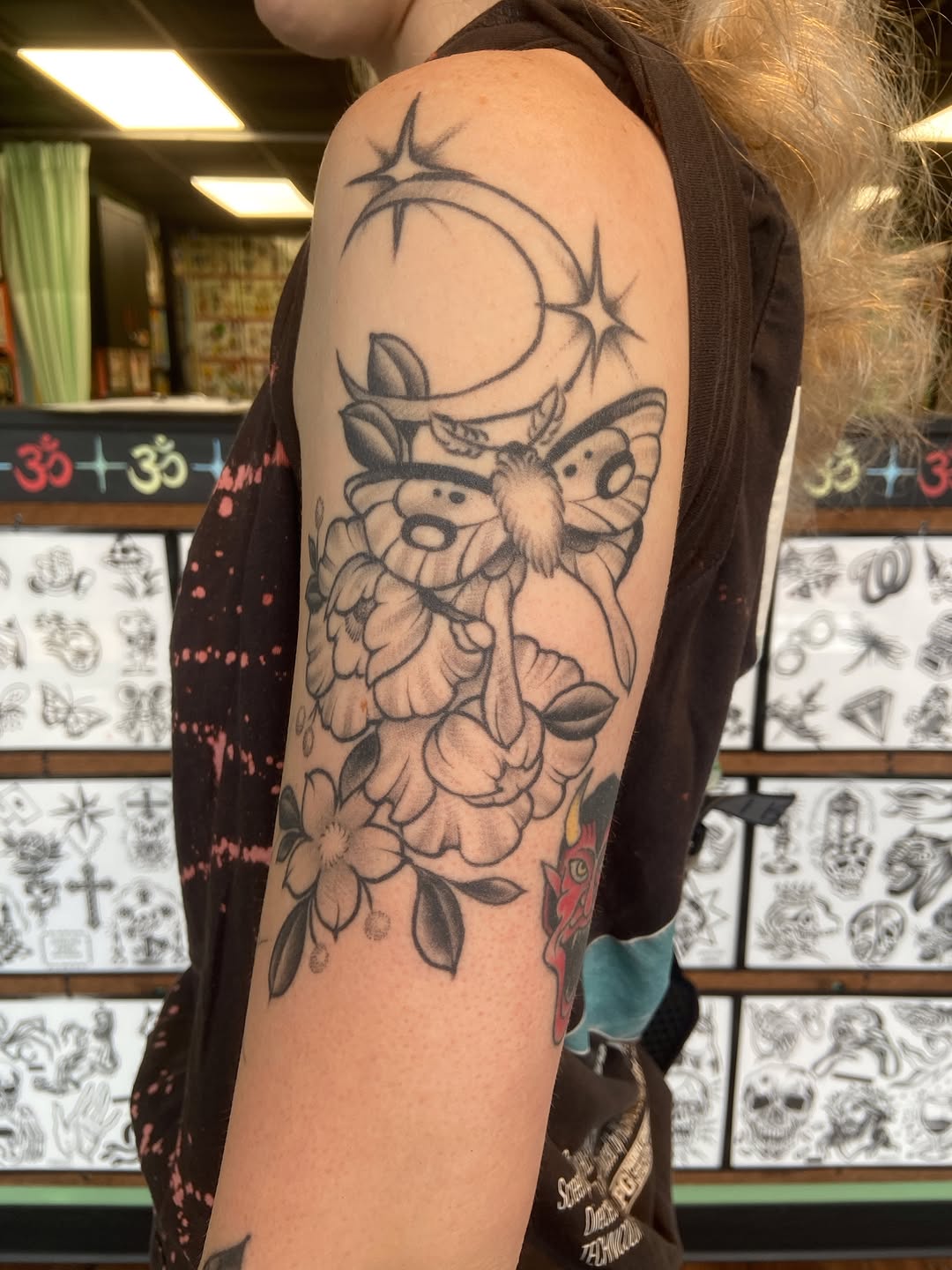Tattoo by @electriclucy — black_and_grey, fine_line