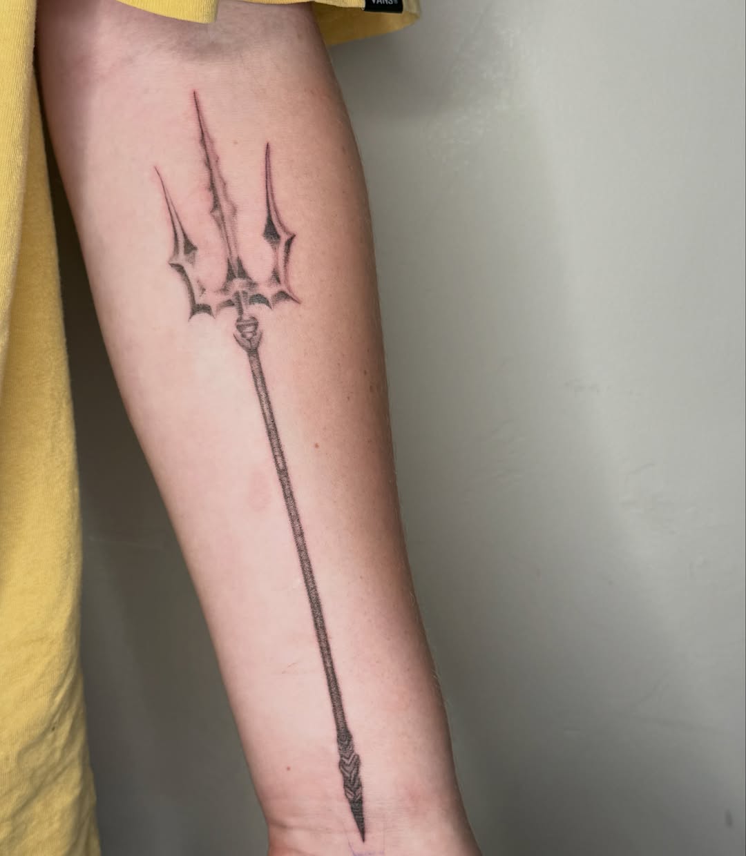 Tattoo by @seren.tatts — fine_line, dotwork