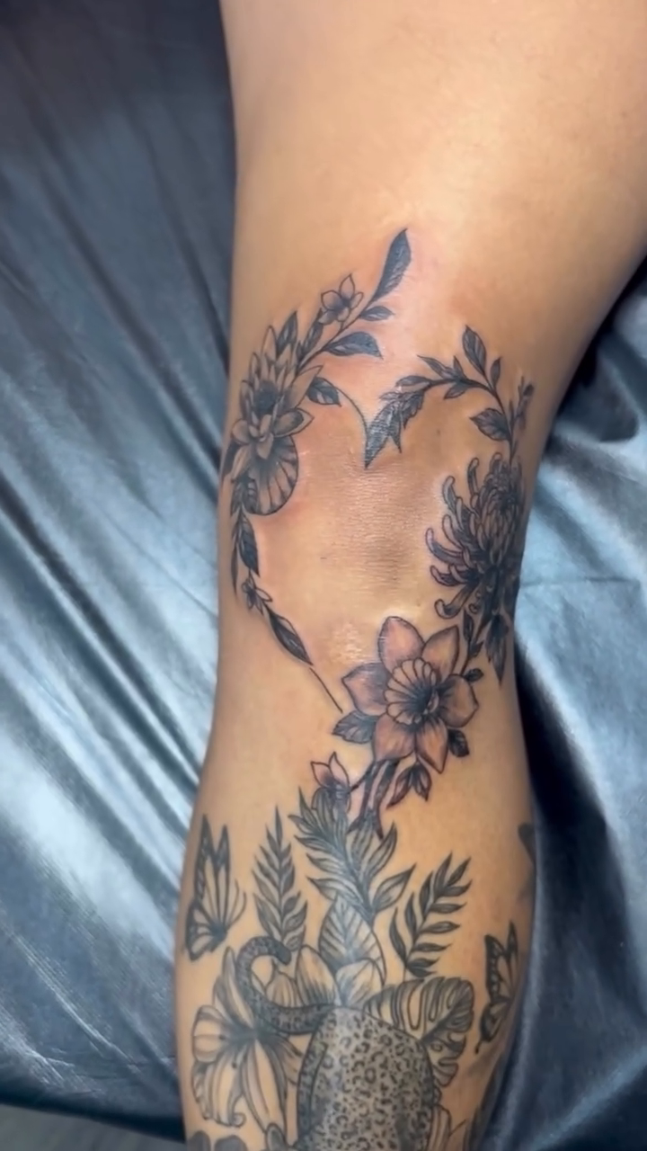 Tattoo by @krushkortnay — fine_line, black_and_grey