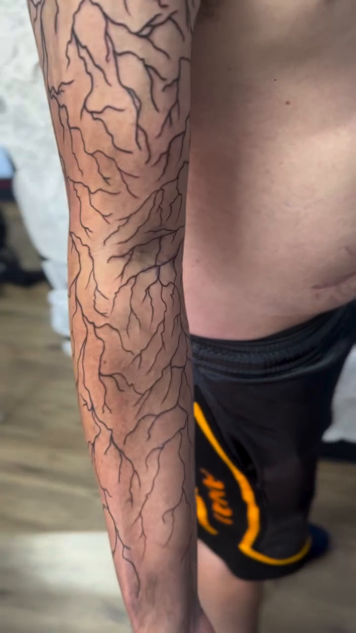 Tattoo by @robryant_tattoos — blackwork