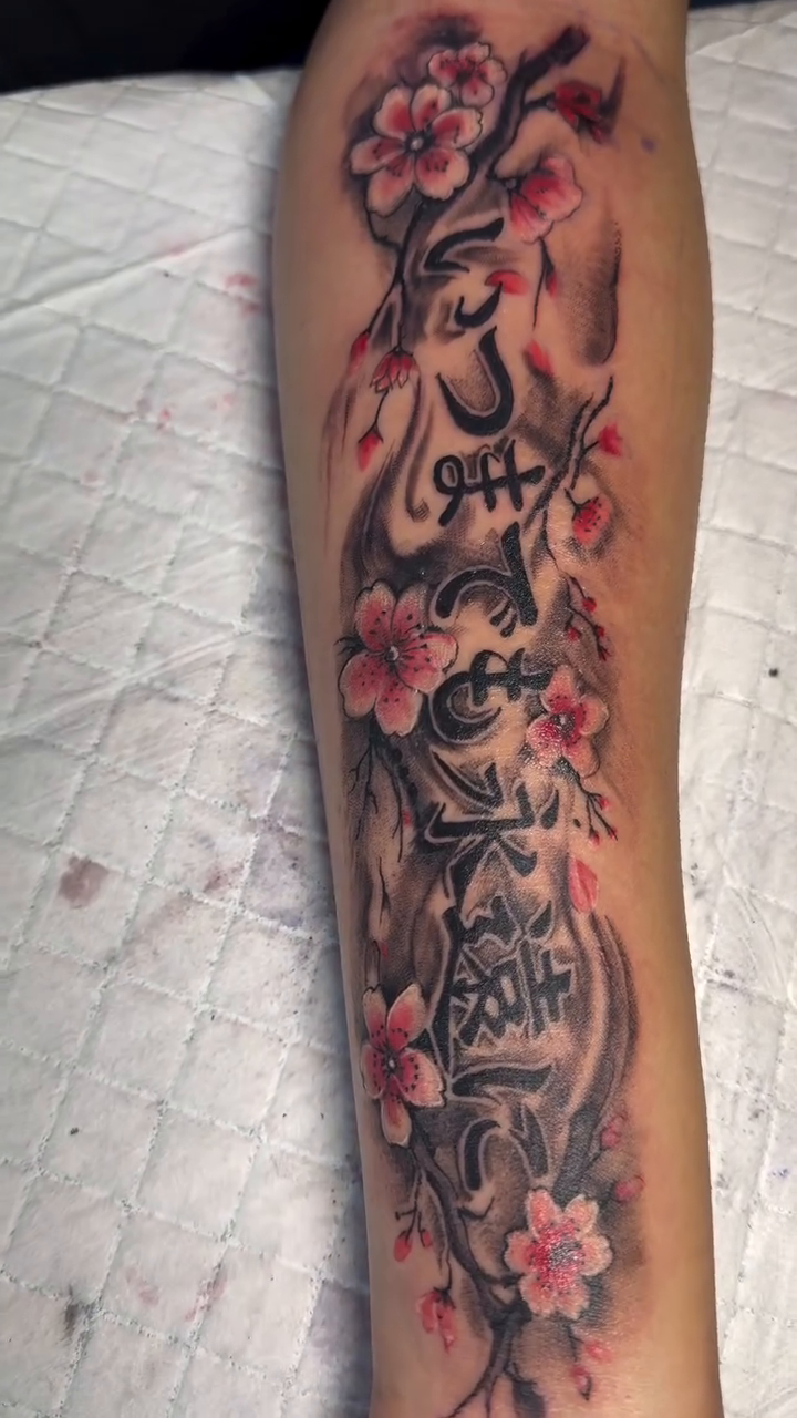 Tattoo by @mom_tats — japanese_irezumi, black_and_grey