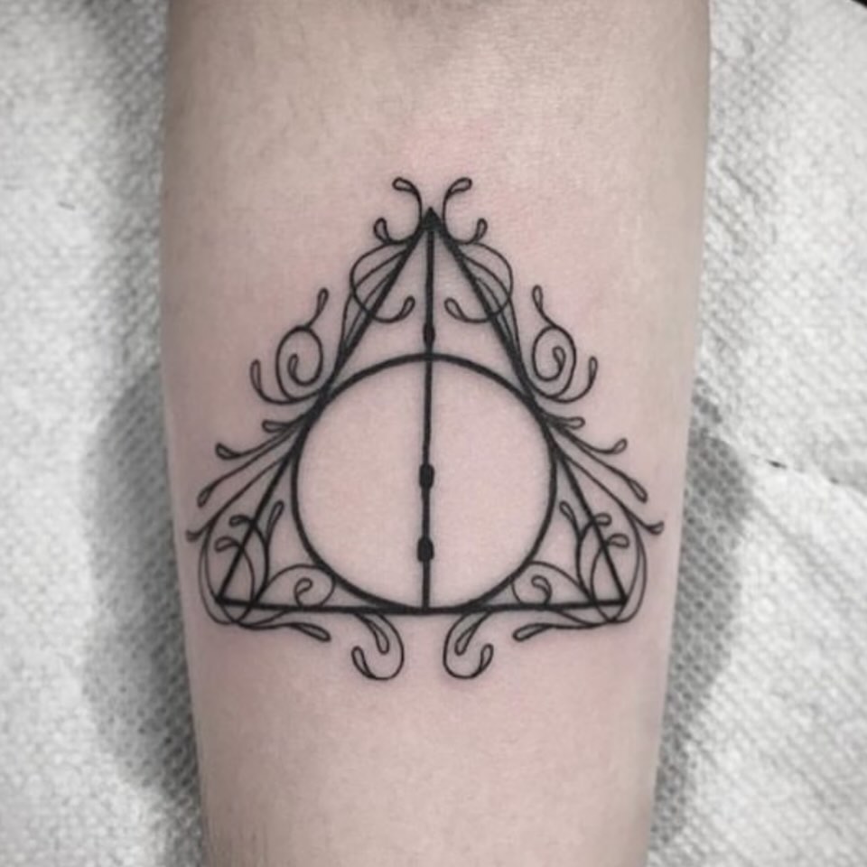 Tattoo by @jaycunliffe — fine_line, ornamental