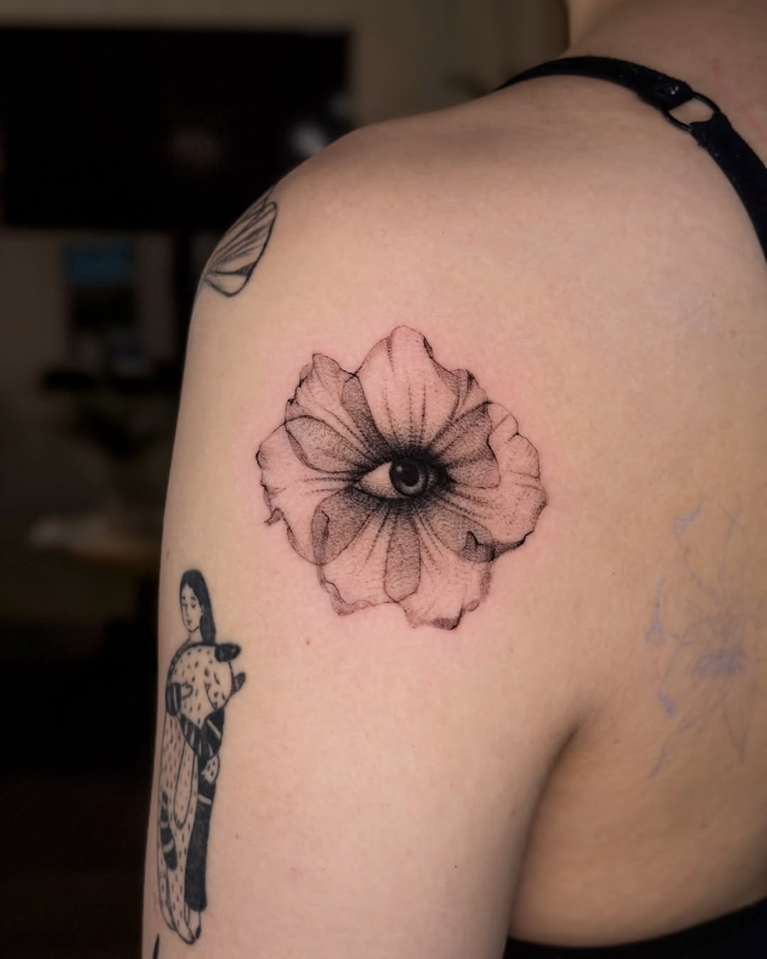 Tattoo by @minto.tattoo โ dotwork, black_and_grey