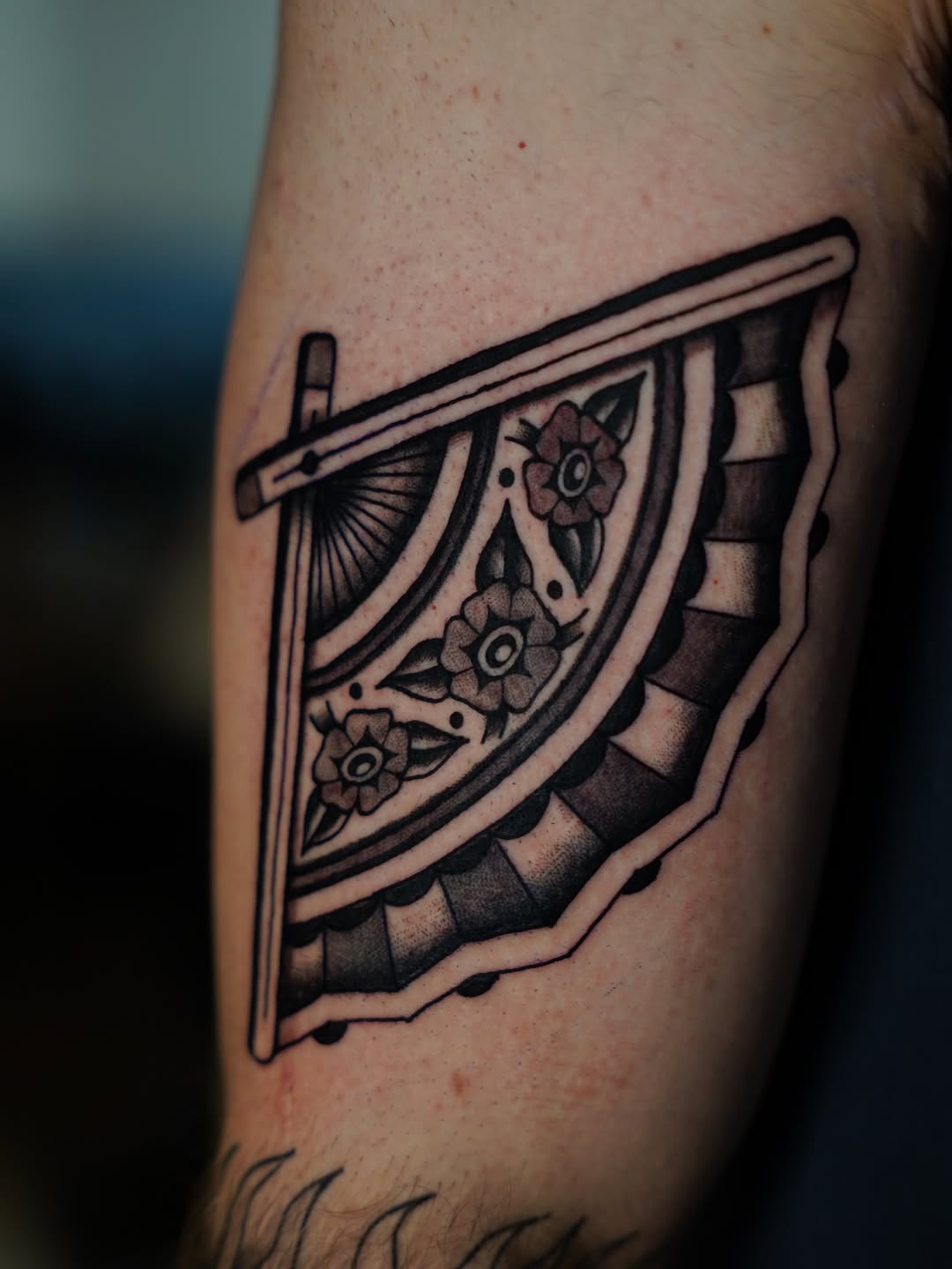 Tattoo by @joana.tattooer — american_traditional