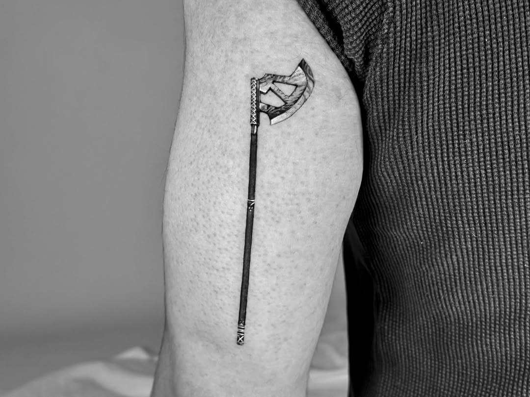 Tattoo by @ito_tattooist โ fine_line, geometric