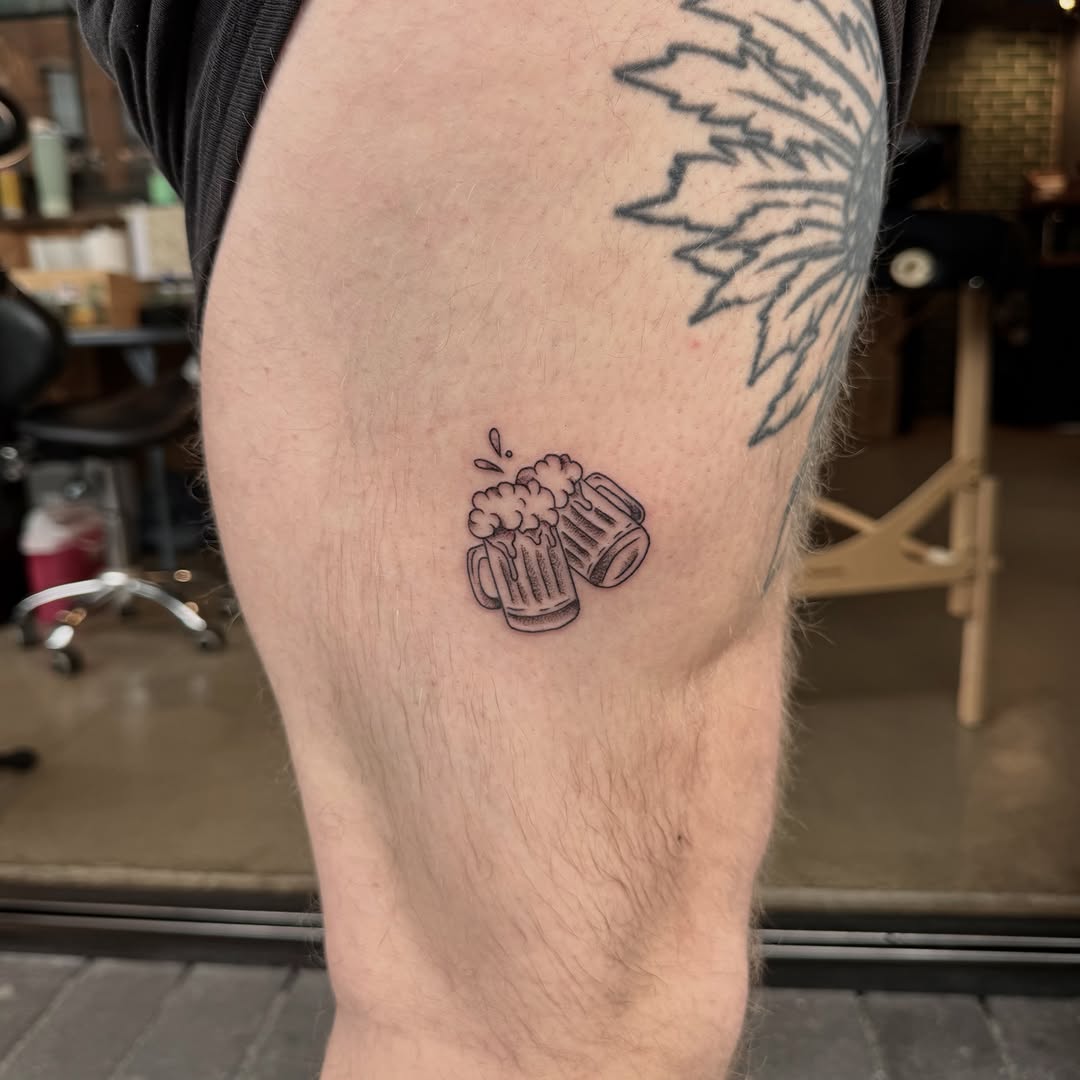 Tattoo by @sol.moss.tattoo — fine_line, minimalist