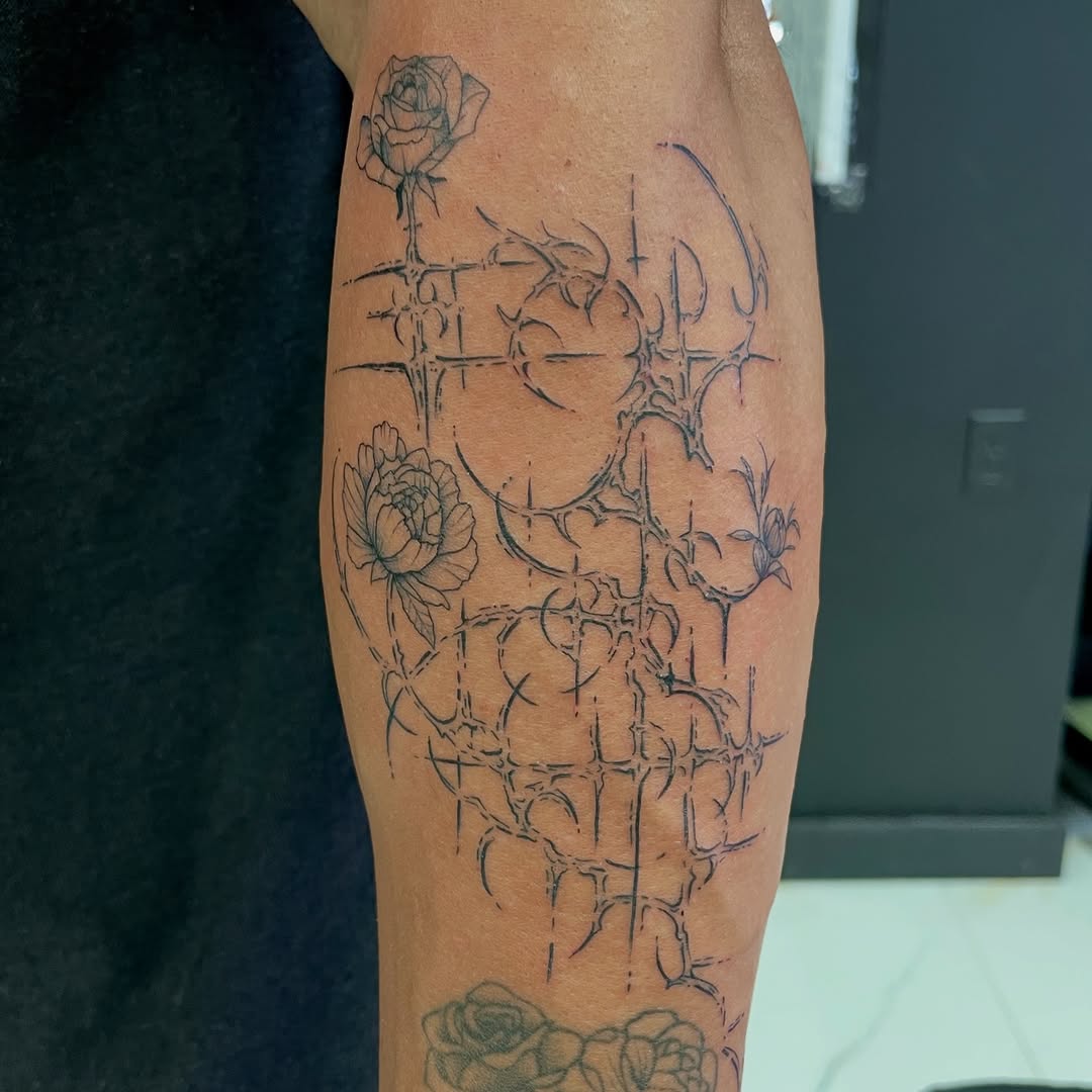 Tattoo by @art.phanny โ fine_line, illustrative
