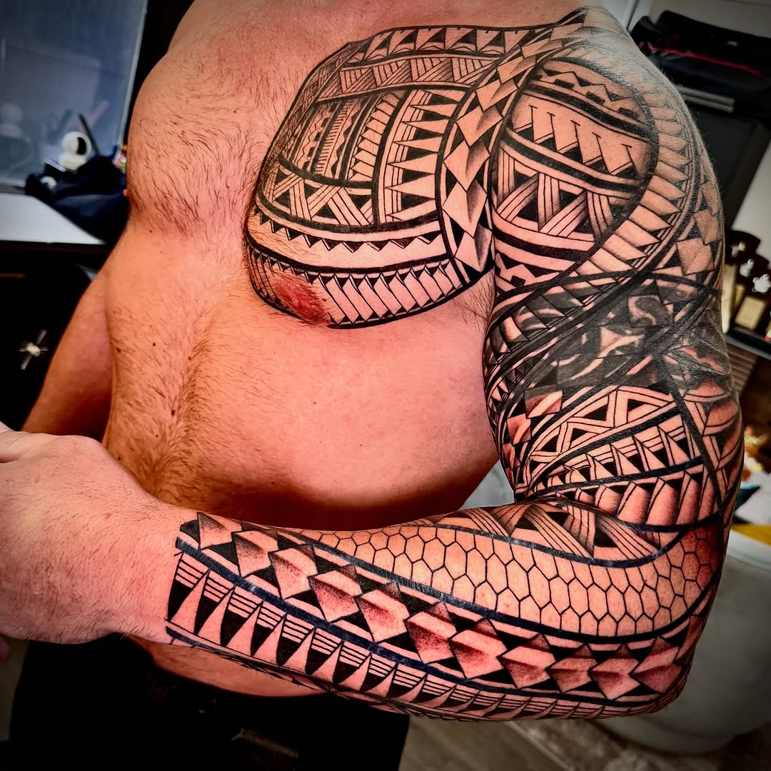 Tattoo by @ivyleetattoo — tribal, blackwork