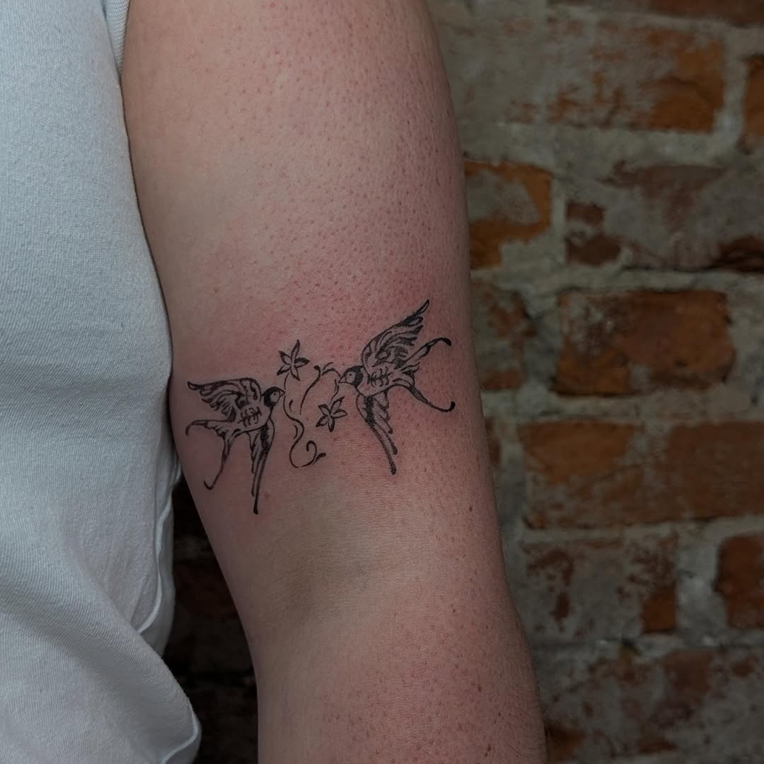 Tattoo by @rayns.ink — fine_line