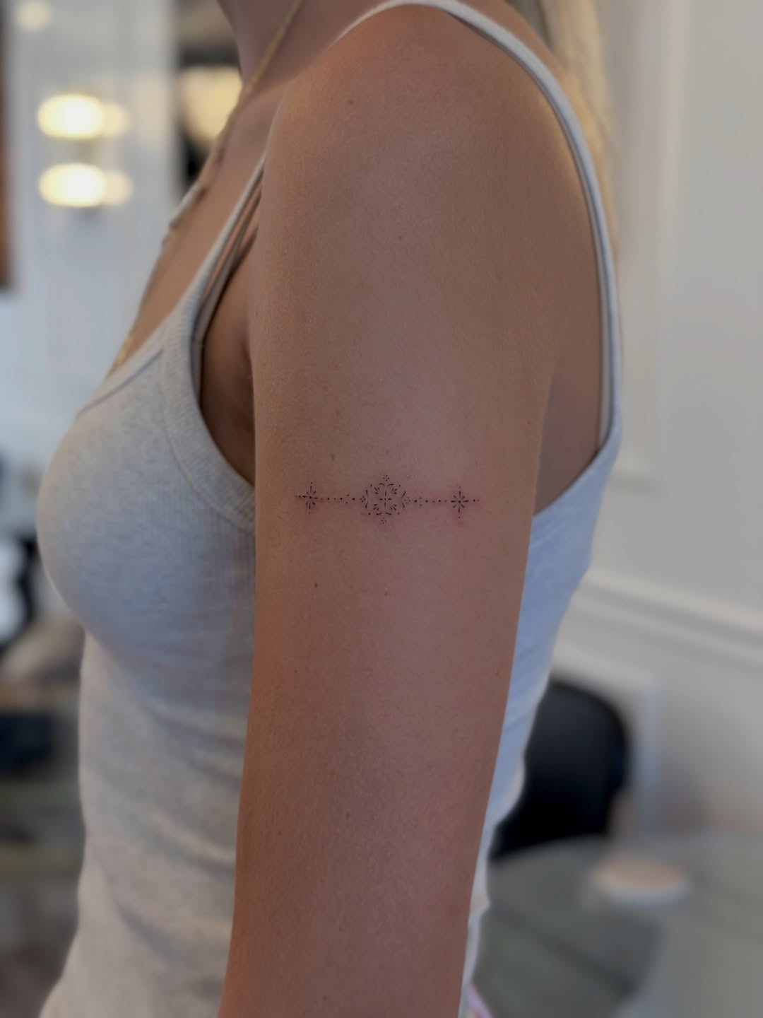 Tattoo by @olyamur.tatts — fine_line, minimalist