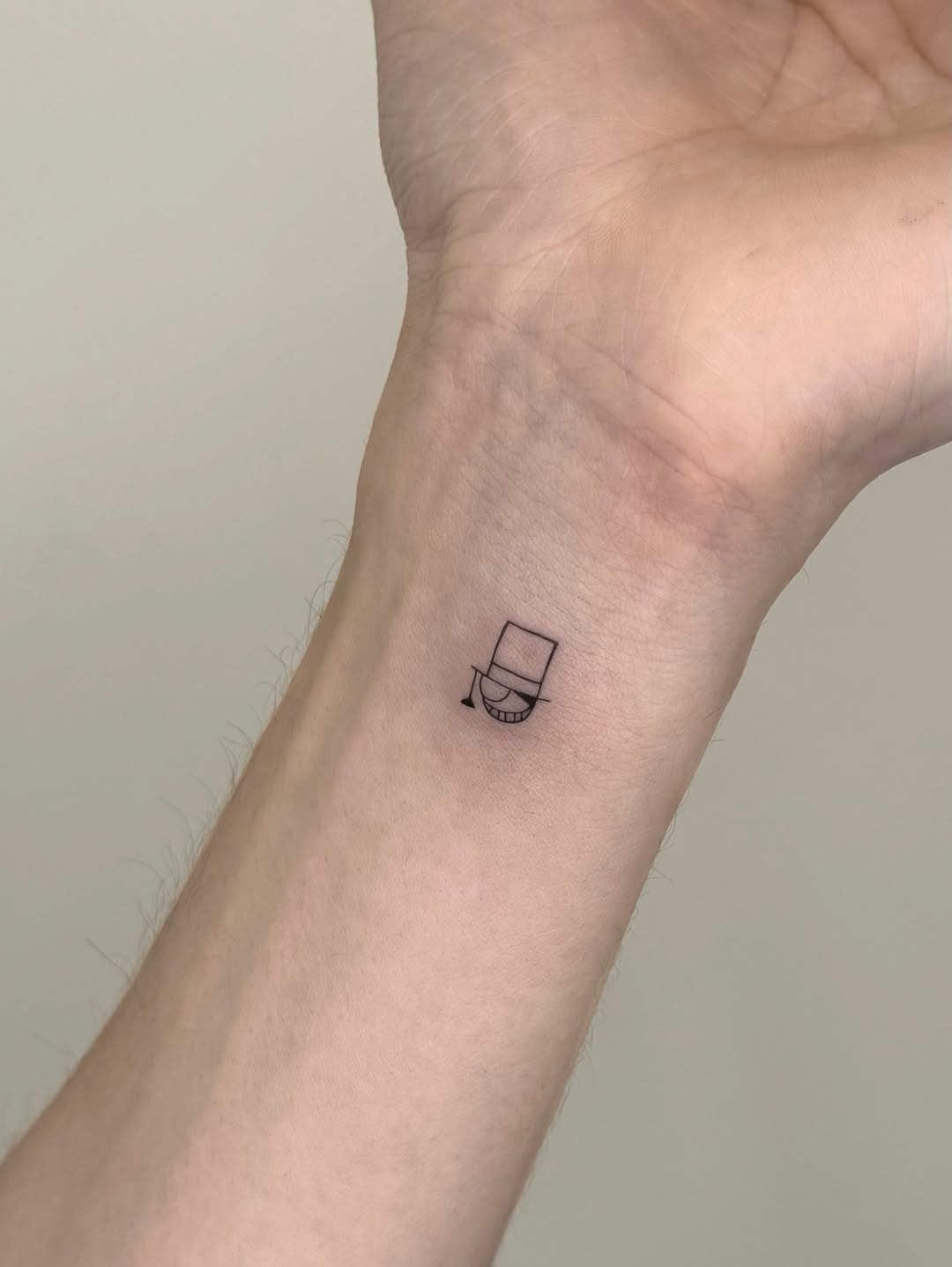 Tattoo by @tatt.diana — fine_line, minimalist