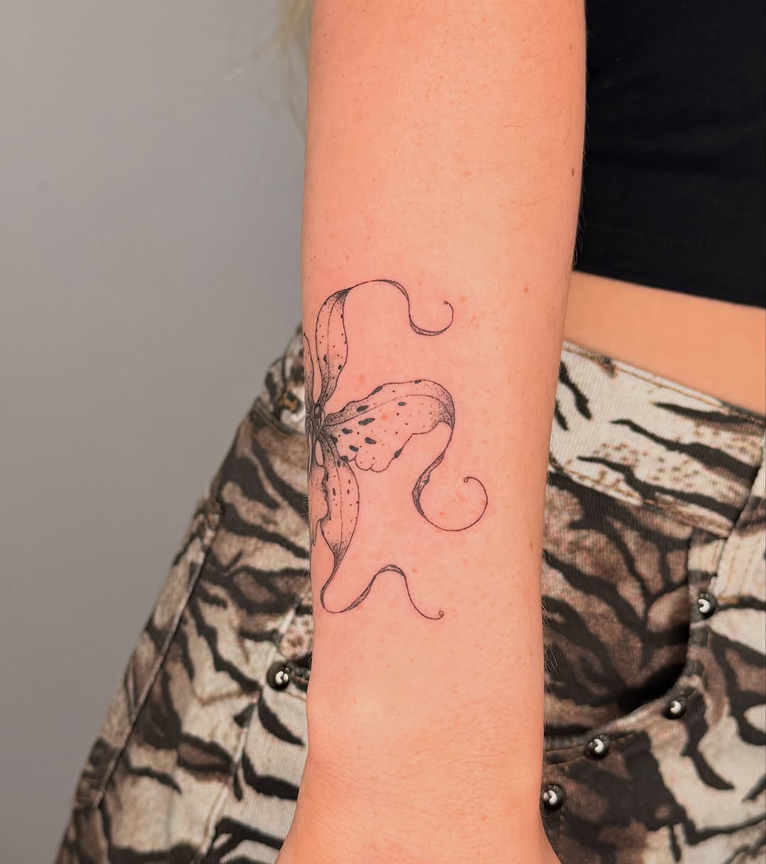 Tattoo by @aholladaytattoo — fine_line
