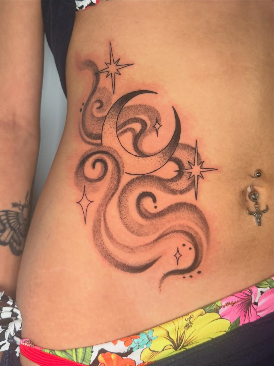 Tattoo by @hailyeahtattoos โ dotwork, fine_line