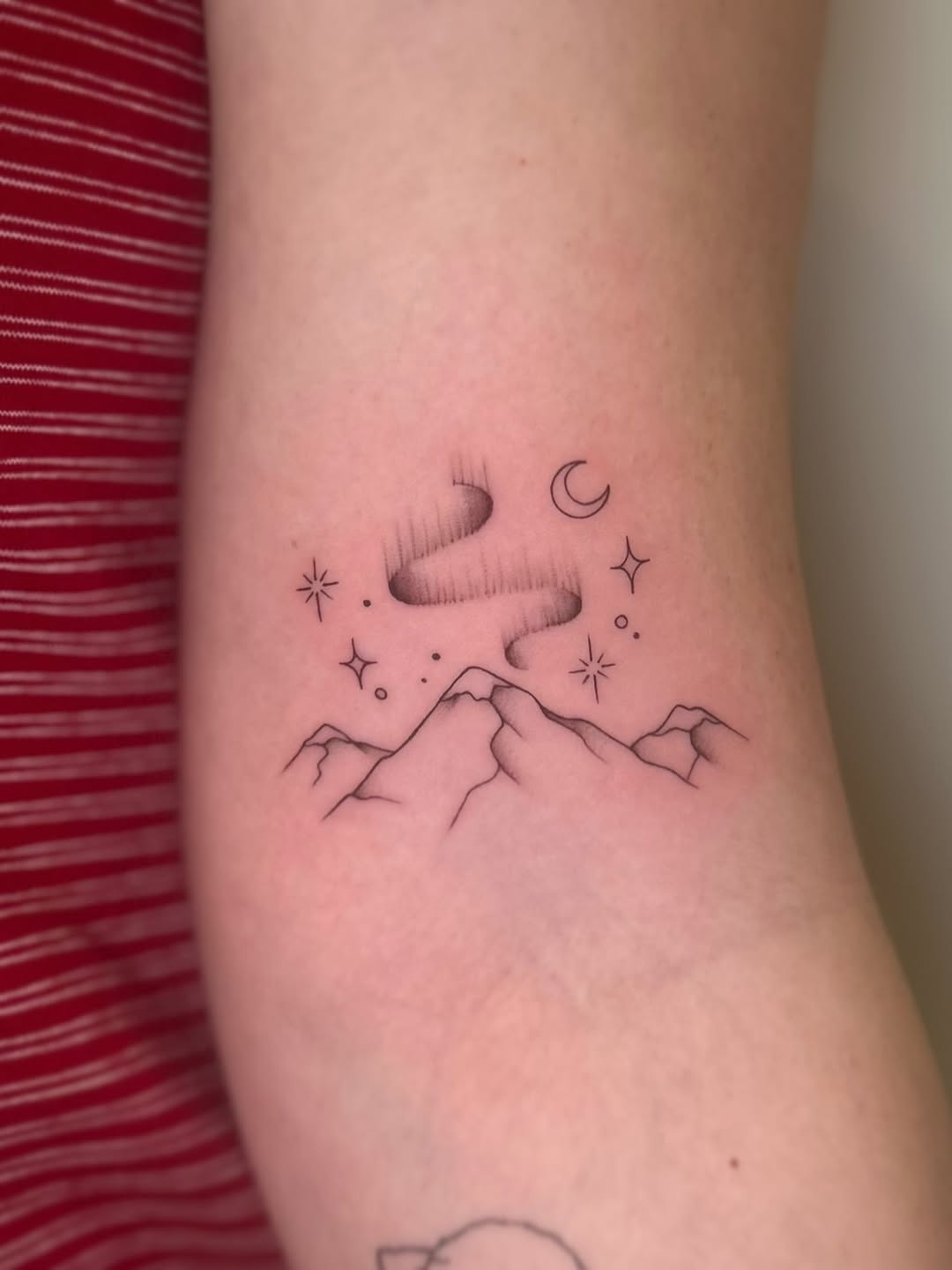 Tattoo by @bycristaliana — fine_line
