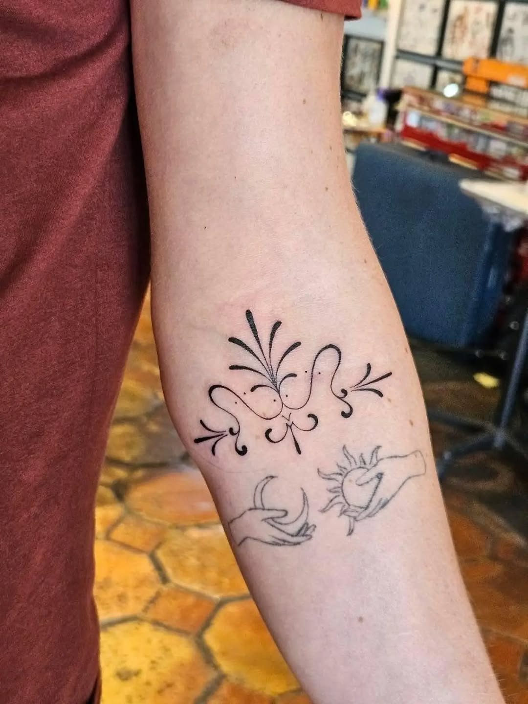 Tattoo by @neonmoonink — fine_line, minimalist