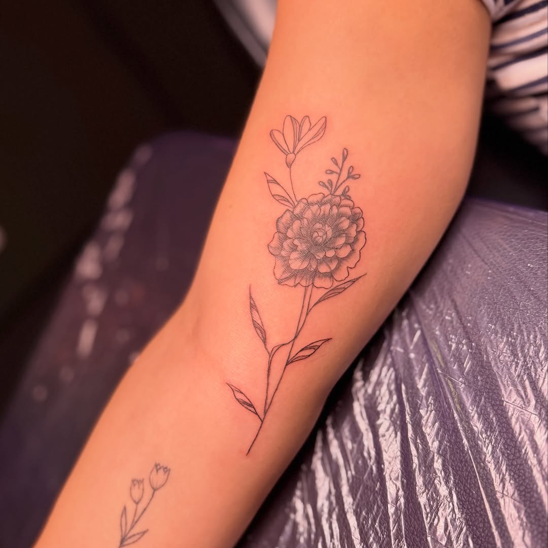 Tattoo by @lea_tattooine — fine_line