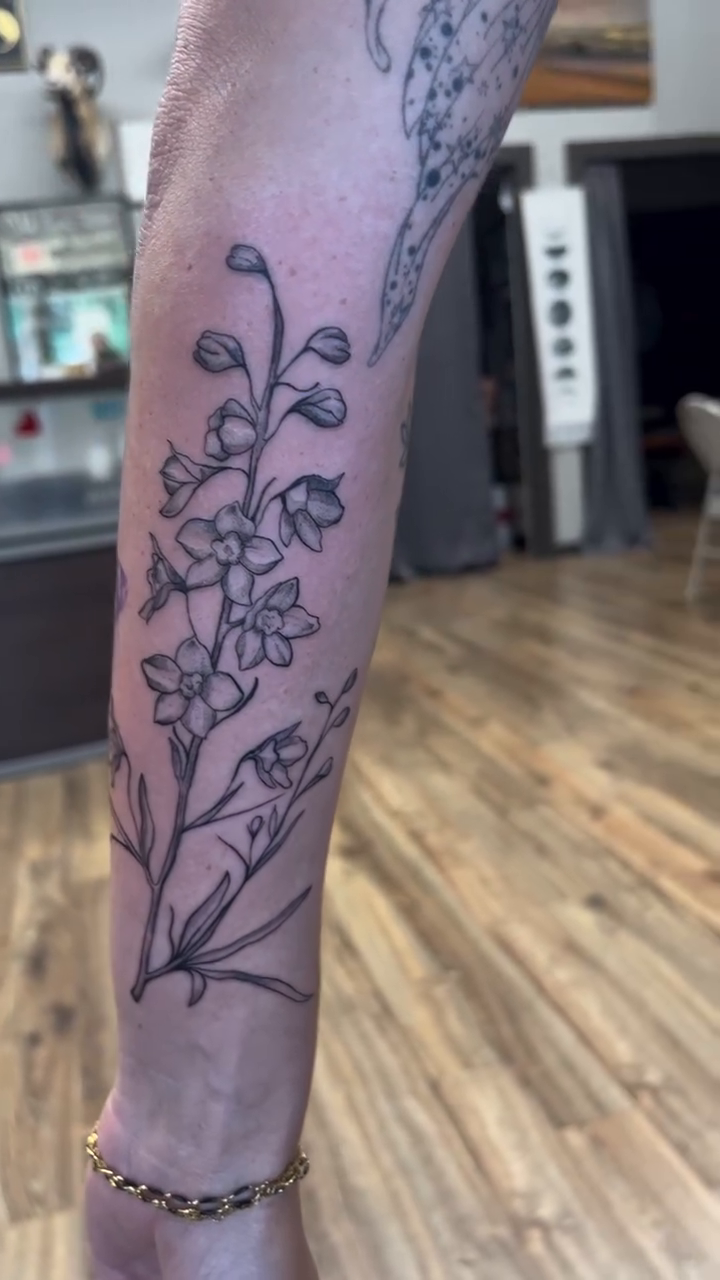 Tattoo by @crownofcurls_tattoos — fine_line