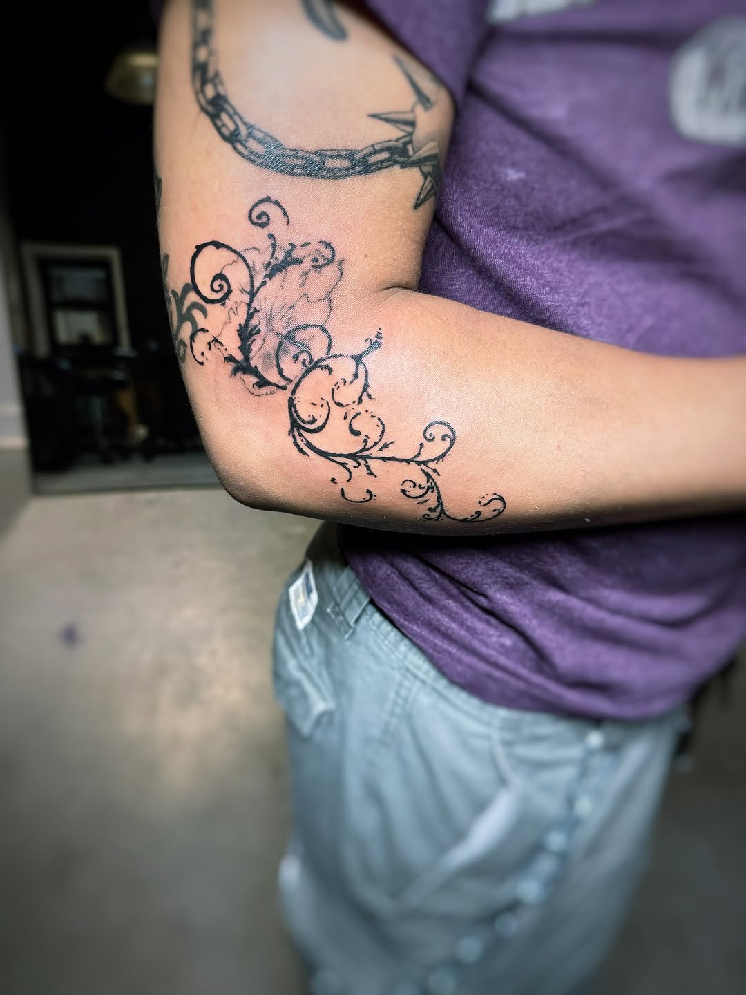 Tattoo by @r0tten.t4ts — fine_line, ornamental