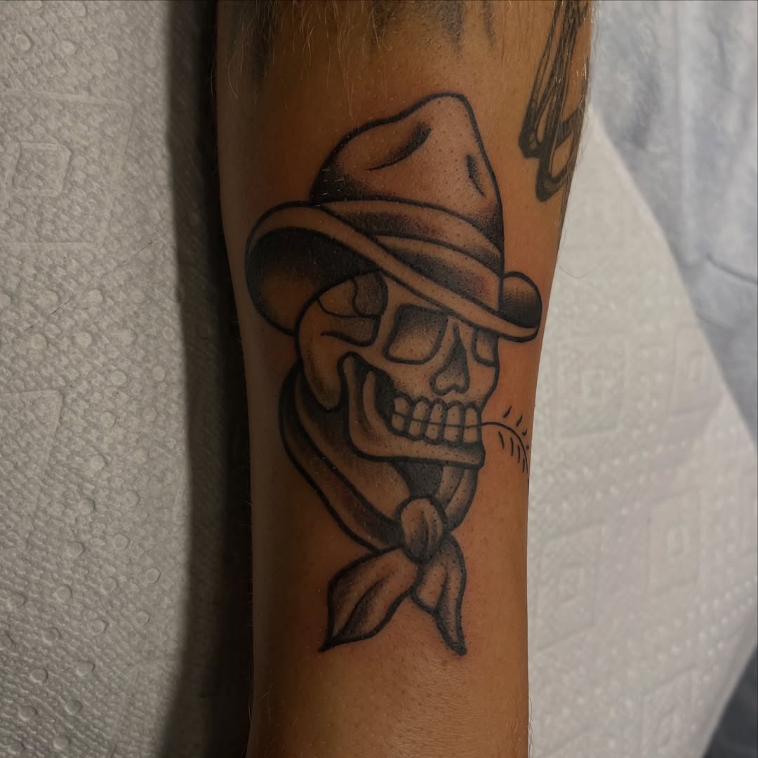 Tattoo by @lyvia.tattoo — american_traditional, black_and_grey