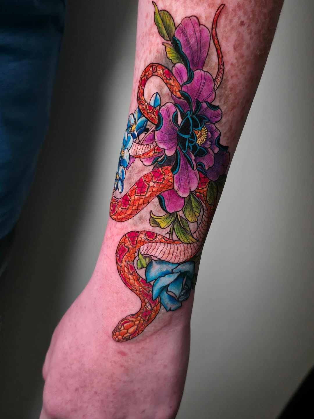 Tattoo by @vens.tattoo โ neo_traditional, realism