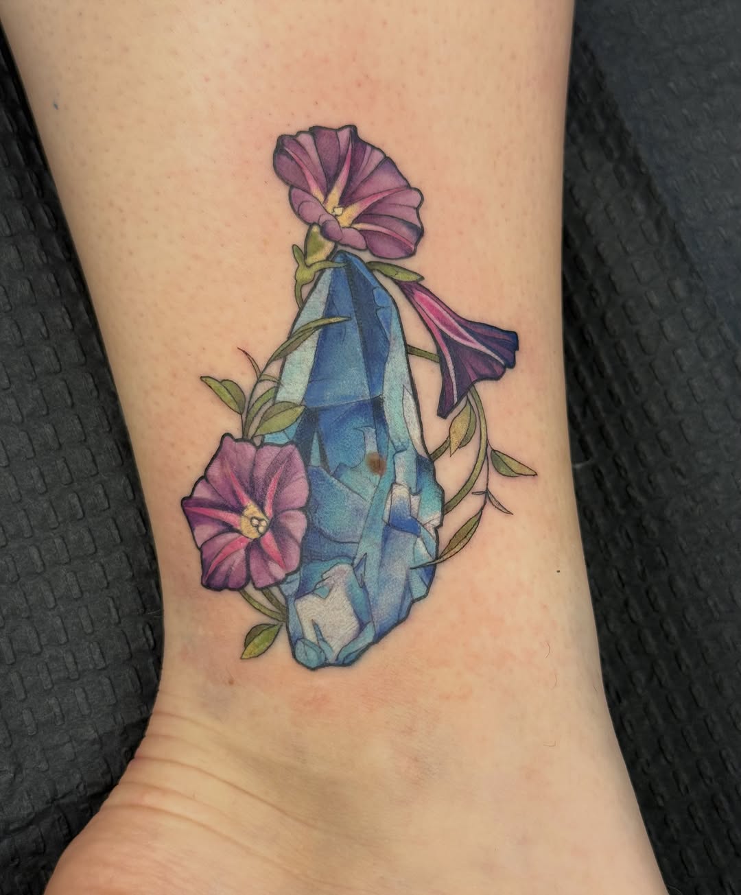 Tattoo by @lissbei — realism, illustrative