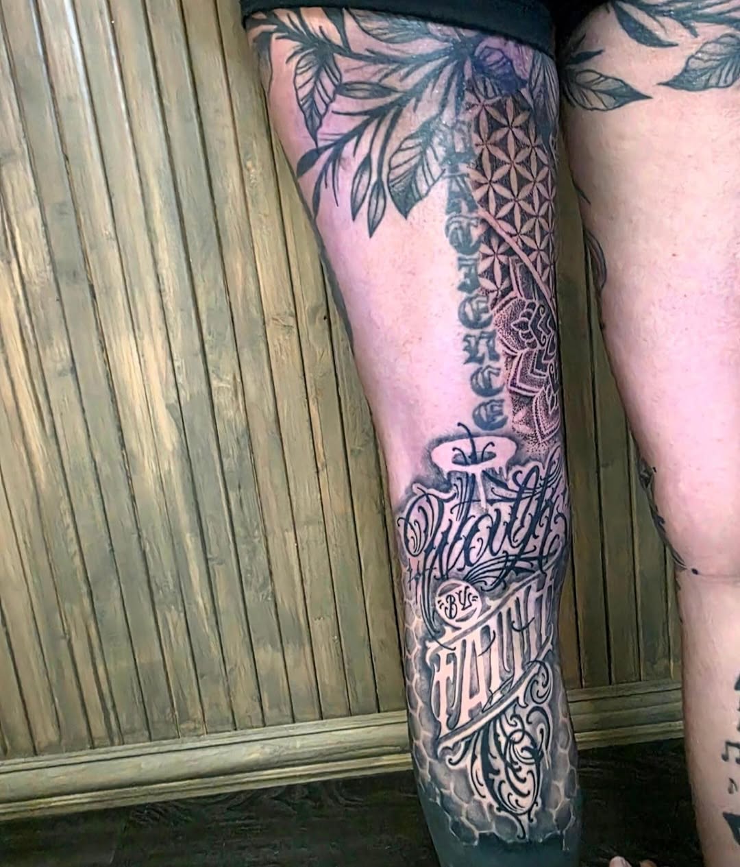 Tattoo by @ninas.tattoos_and.art — lettering_script, geometric