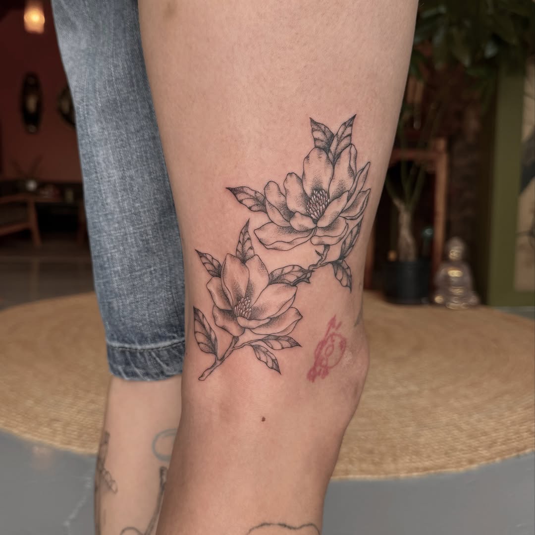 Tattoo by @sol.moss.tattoo — black_and_grey, fine_line