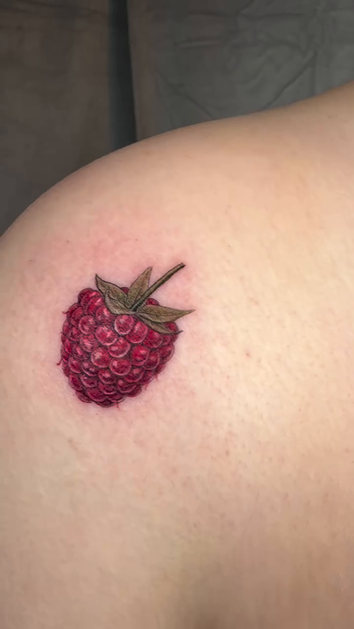 Tattoo by @paintedbyhanna.ink â fine_line, realism
